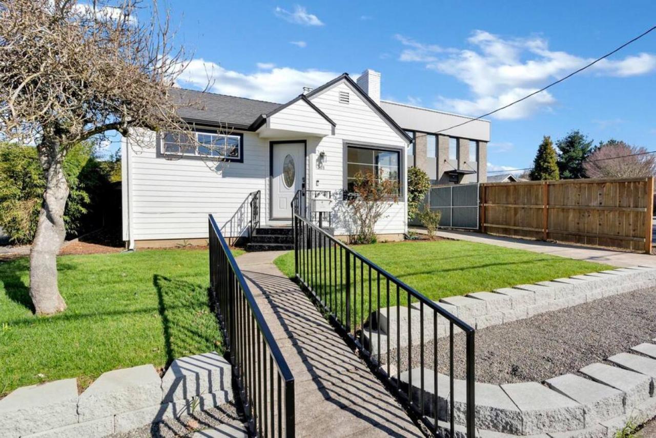 Picture Perfect Bungalow In The Heart Of Dt Vancouver Luaran gambar