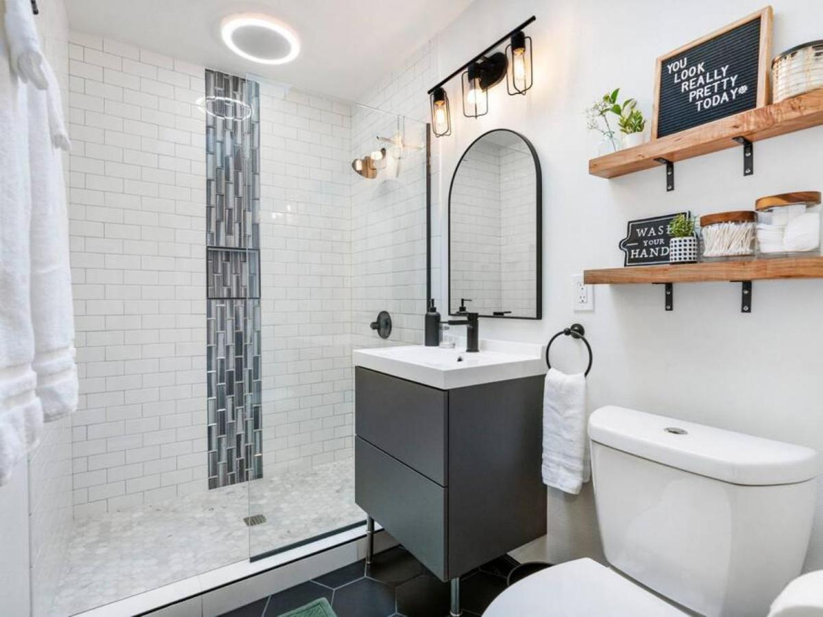 Picture Perfect Bungalow In The Heart Of Dt Vancouver Luaran gambar